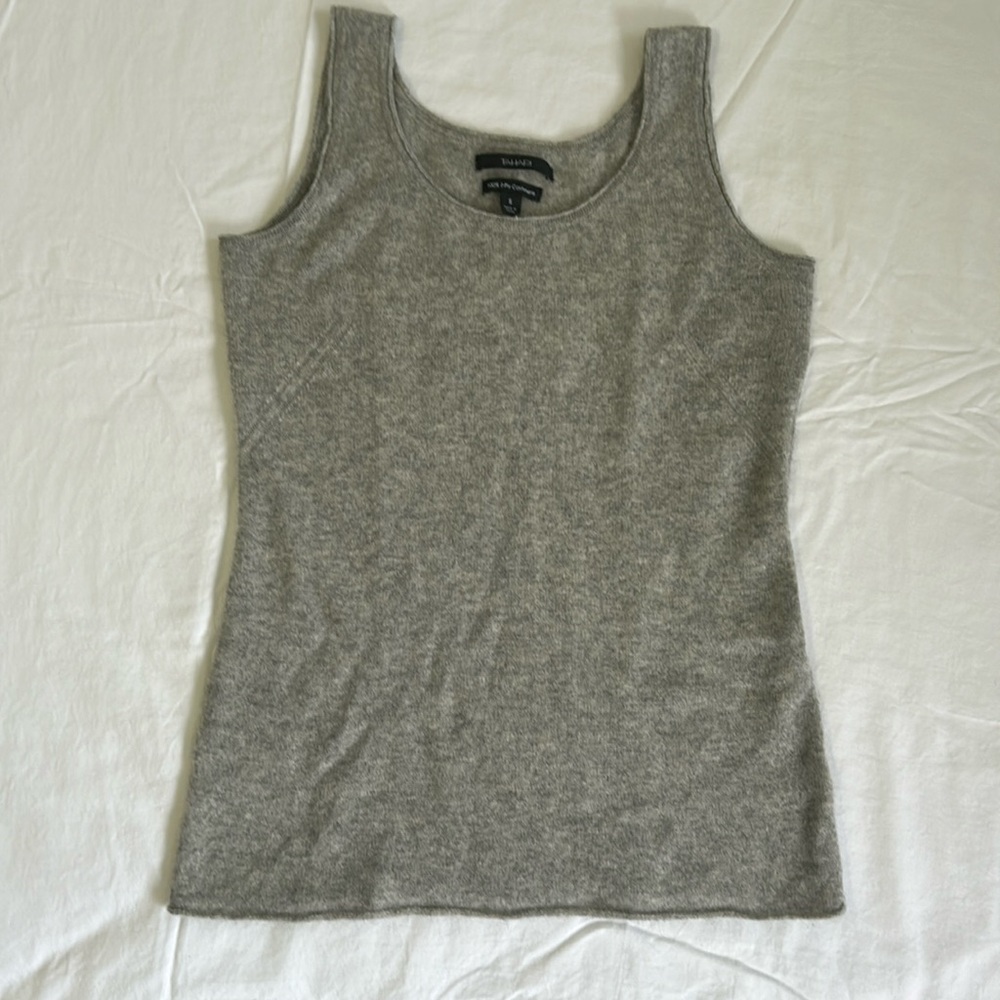 100% cashmere 2-ply TAHARI Vest
